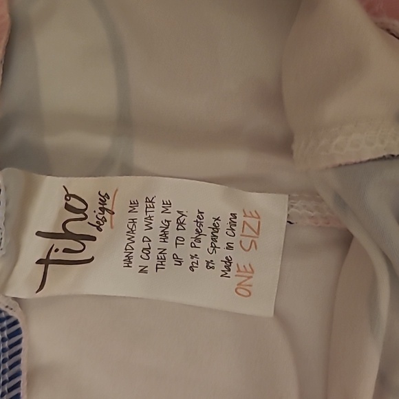 TiHo Designs Hello Kitty Leggings One Size - Picture 3 of 4